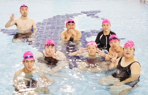 전북장애인체육대회 수영경기에 참가한 선수들.
